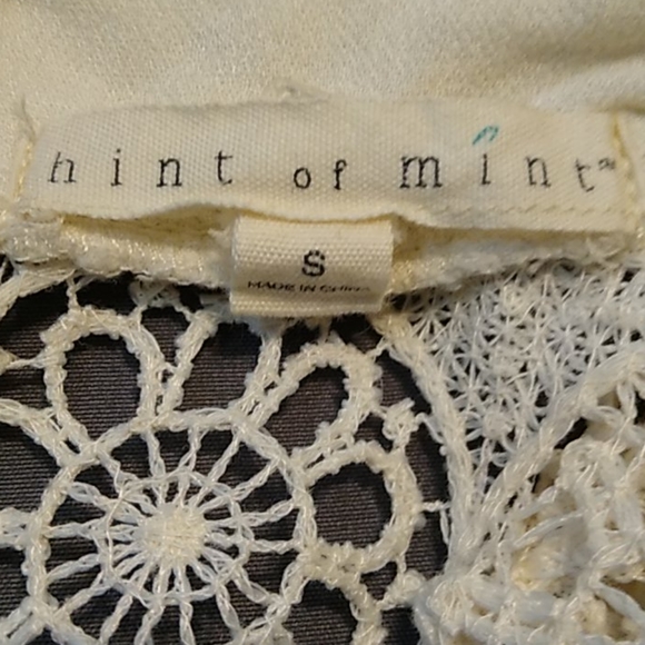 Hint of Mint Sleeveless Shift Dress - Picture 4 of 4